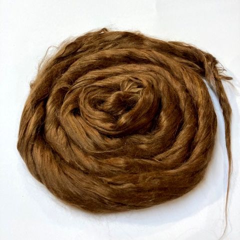Selyem-szálak tenyésztett /Mulberry silk/ közép-barna